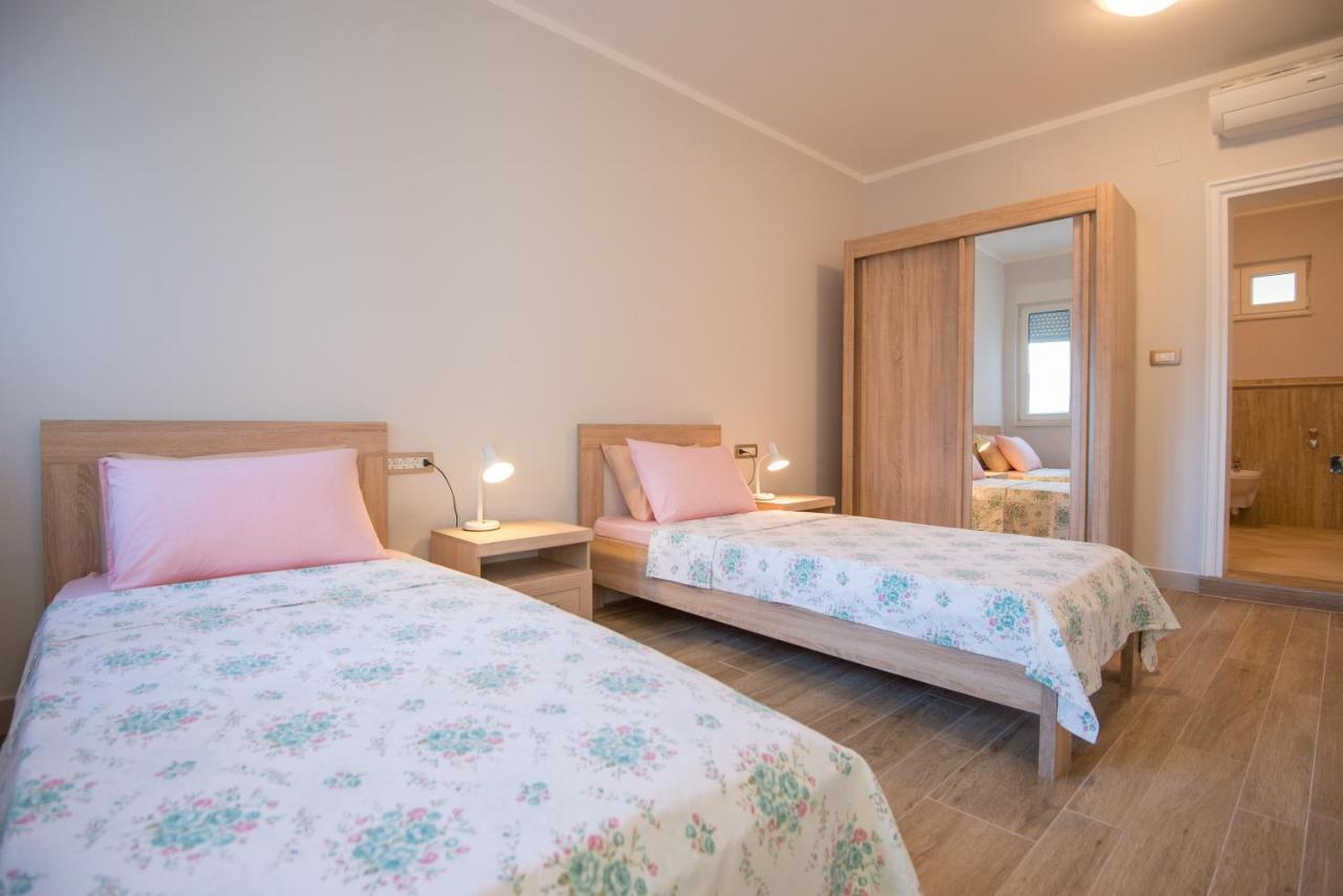 Villa Rossa Kotor Luaran gambar